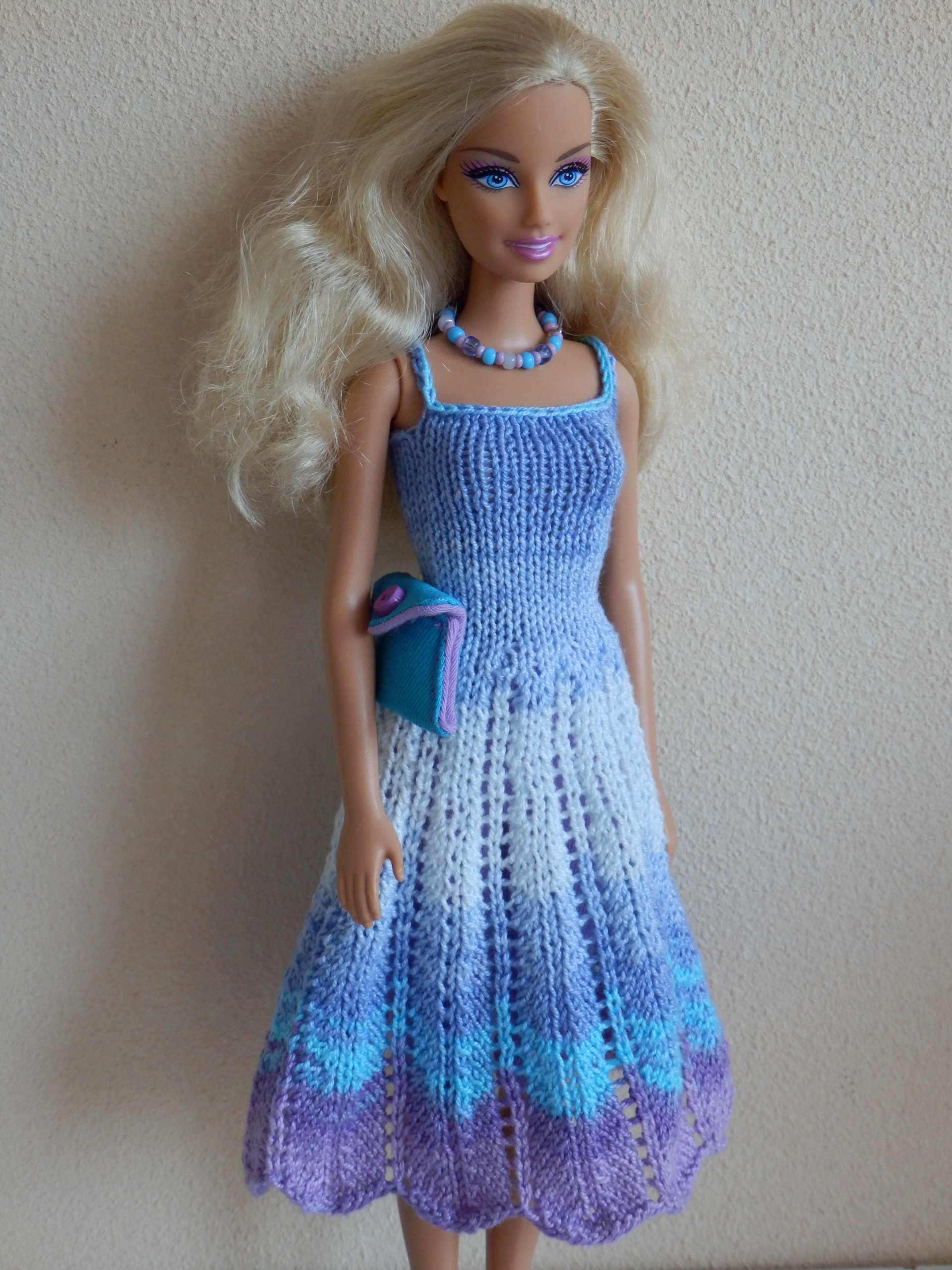 Normaal Van toepassing zijn Boek Breipatroon Barbiekleertjes - jurk met ajourrok - Handwerkmarkt