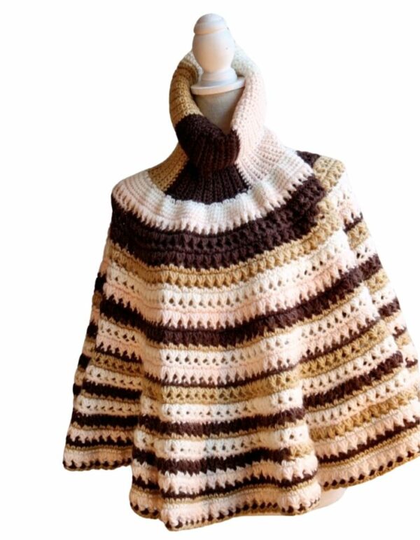 Poncho Hazel in bruin, mokka, licht roze en gebroken wit - ZETTElen Handwerk Atelier