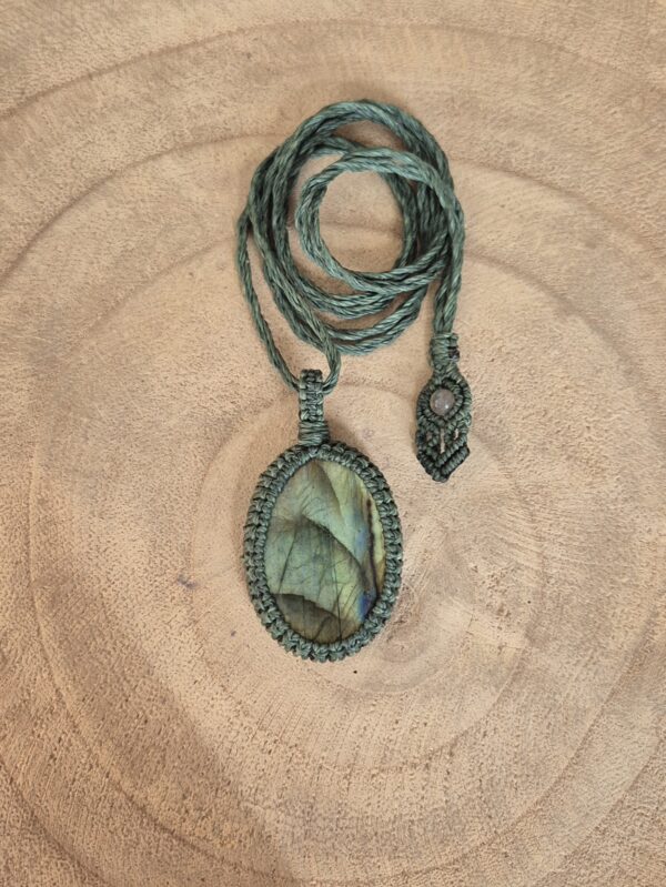 Carin's Macramé ketting groen met Labradoriet - Afbeelding 2