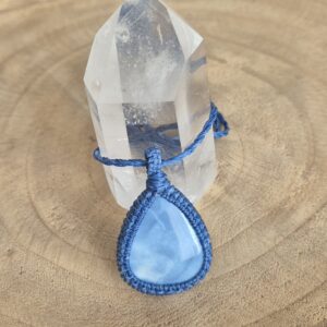 Carin's Macramé ketting blauw Owyhee opaal