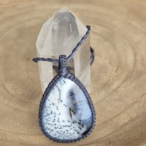 Carin's Macramé ketting grijs Dendriet opaal