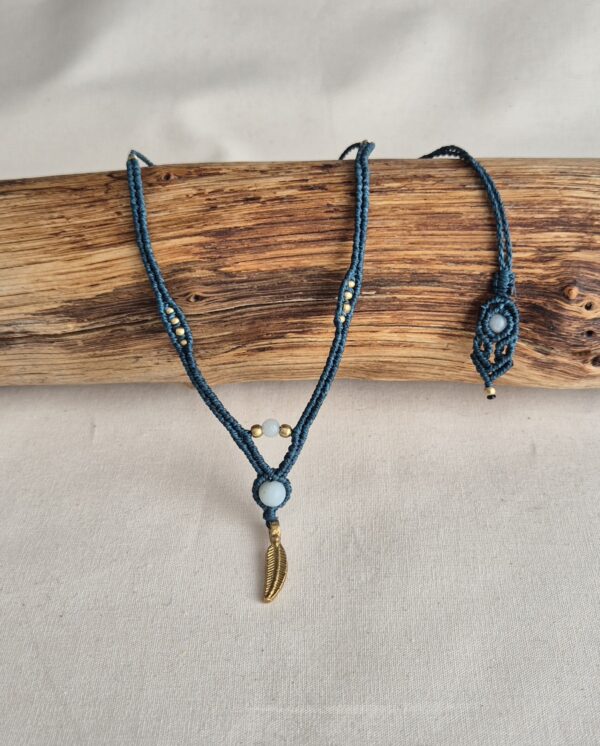 Carin's Macramé ketting Amazoniet met veertje