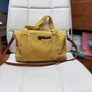 Kidukusewing - Tas van geel ribfluweel rokje