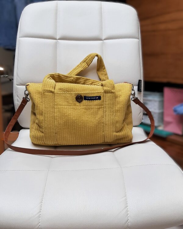 Kidukusewing - Tas van geel ribfluweel rokje