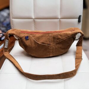 Kidukusewing - Slingbag bruin ribfluweel