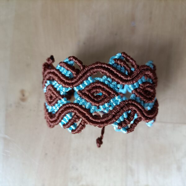 Stoer & vrouwelijk...Micromacramé Armband Daisy - Afbeelding 4