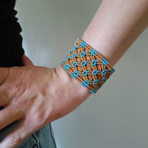 Armband May