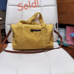 Kidukusewing - Tas van geel ribfluweel rokje