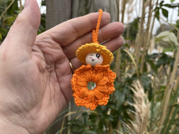 Haakpatroon gelukspoppetje Bloem - Afbeelding 3