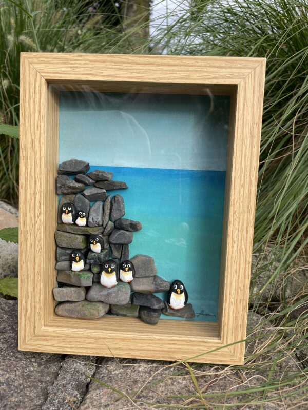 Pebblestone Pinguïns – Uniek ingelijst natuurkunstwerk - Afbeelding 2