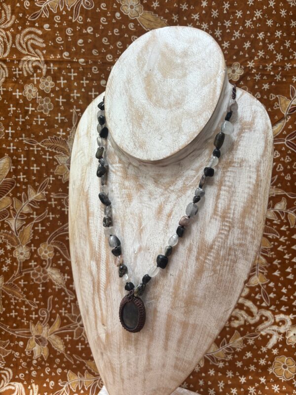 labradoriet hanger met rookkwarts ketting