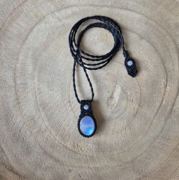 Carin's Macramé ketting met regenboog maansteen - Afbeelding 3