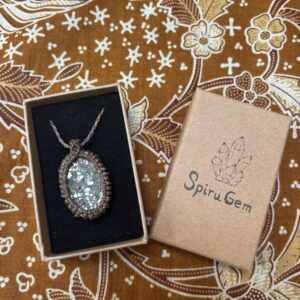 ruwe pyriet ketting