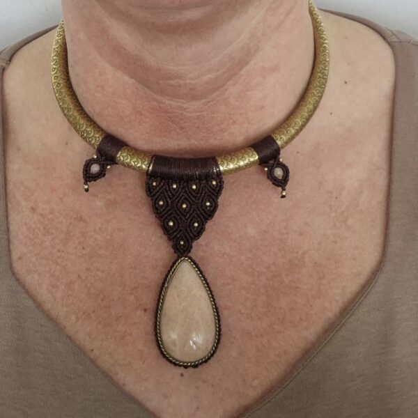 Carin's Macramé Messing choker met Maansteen - Afbeelding 3