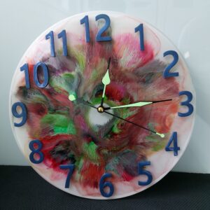 Unieke klok van Epoxy, 25 cm doorsnede.