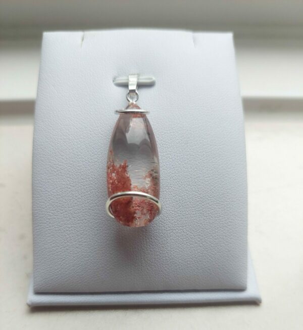 Zilveren hanger met kwarts met lodoliet insluitsels
