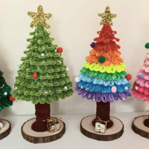 Handgemaakte kerstboom van chenilledraad – 4 kleurenopties 🎄