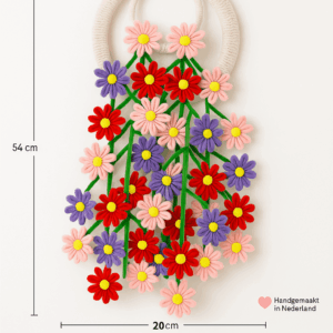 Handgemaakte bloemenhanger van chenilledraad – vrolijke raamdecoratie