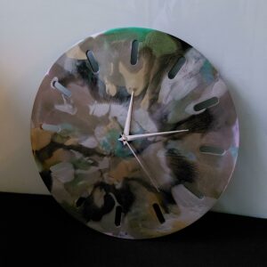 Unieke klok van Epoxy, 32 cm doorsnede. Dubbelzijdig te gebruiken.