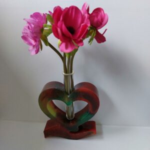 Uniek vaasje van epoxy hars.