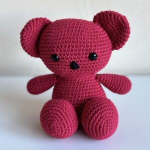 Gehaakt beertje (rood) (inclusief verzendkosten)