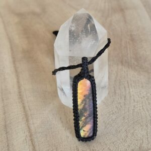 Carin's Macramé ketting kleurige Labradoriet