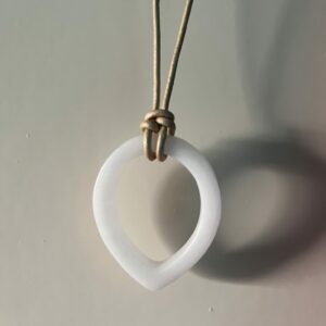 Henniestones- natuurstenen ketting Albast