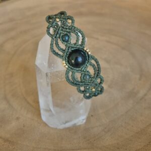 Carin's Macramé groene armband mosagaat