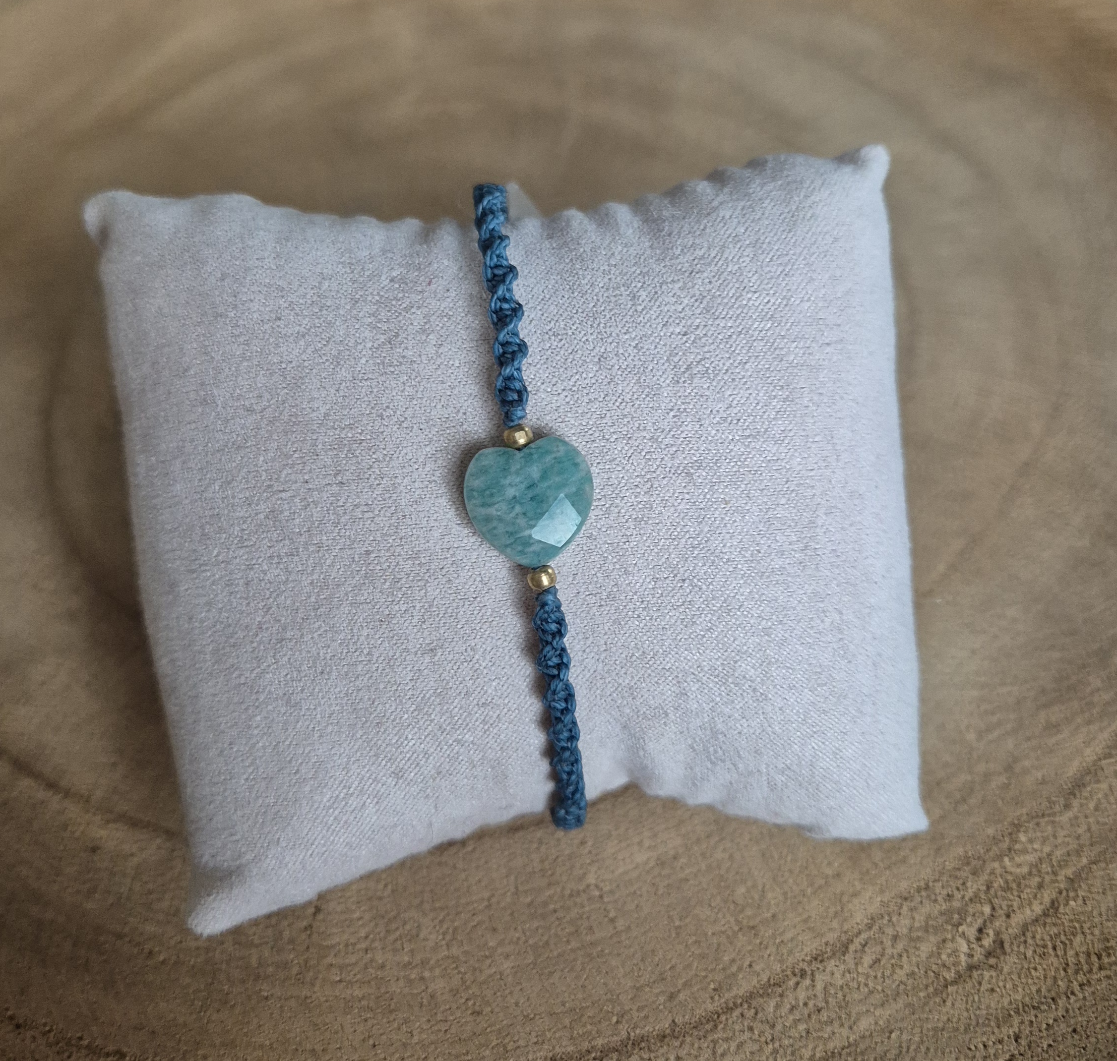 Carins Macrame armbandje met Amazoniet hartje
