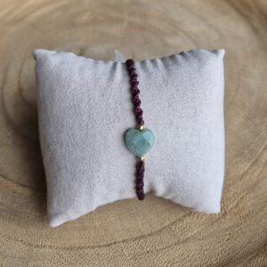 Carins Macrame armbandje met Amazoniet hartje bordeaux