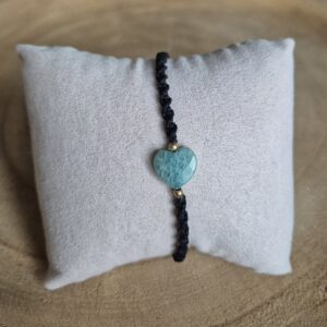 Carins Macrame armbandje met Amazoniet hartje zwart