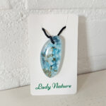 gesmolten glazen hanger met aqua blauwe bubbels