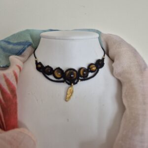 Carin's Macramé halsketting Tijgeroog