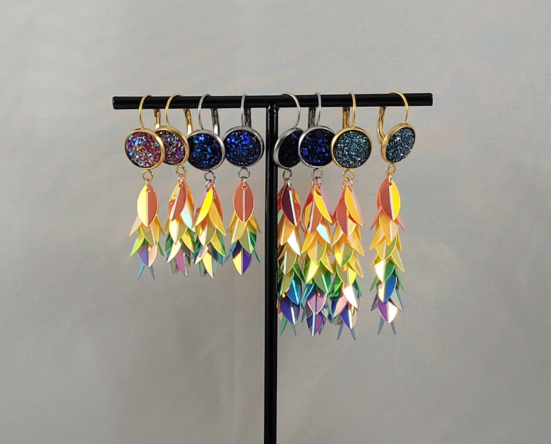 Holografische regenboog faux druzy hang oorbellen